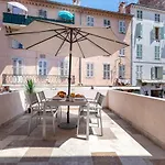 Joli 36 m avec BALCON près du Chateau !