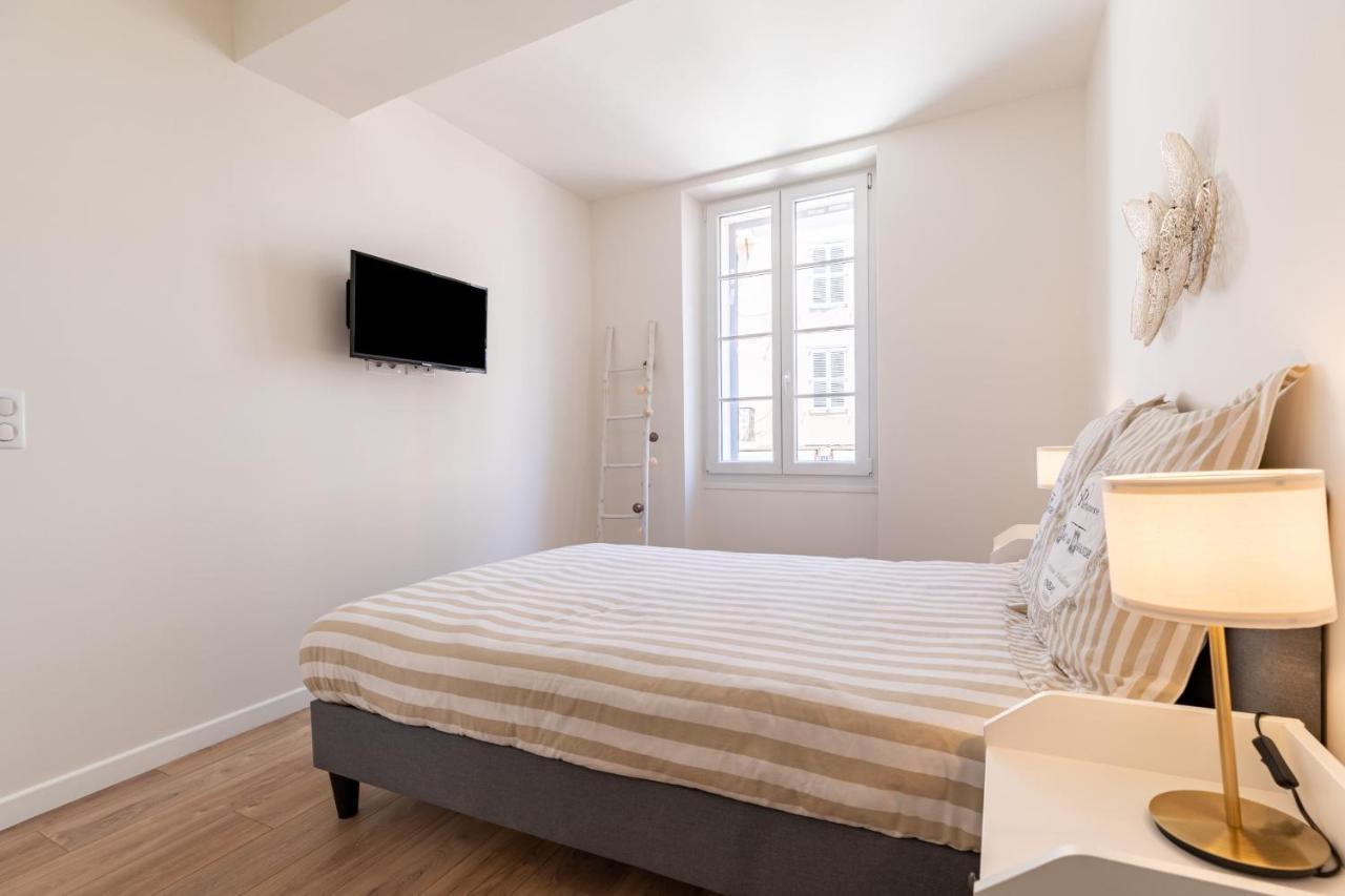 Joli 36 M Avec Balcon Près Du Chateau ! Appartement